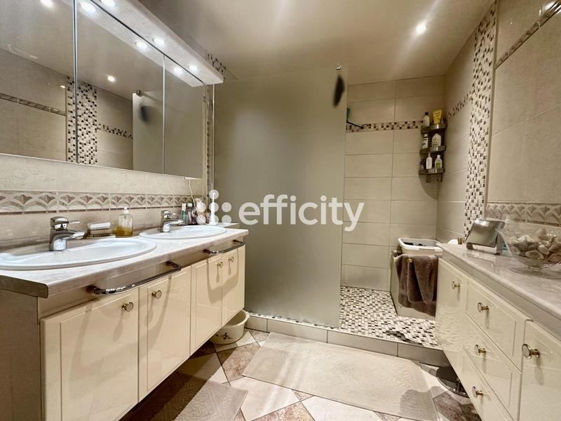 Appartement - 98 m² - 5 pièces