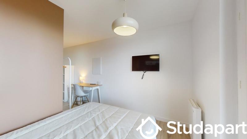 Chambre - 11 m² - 1 pièce