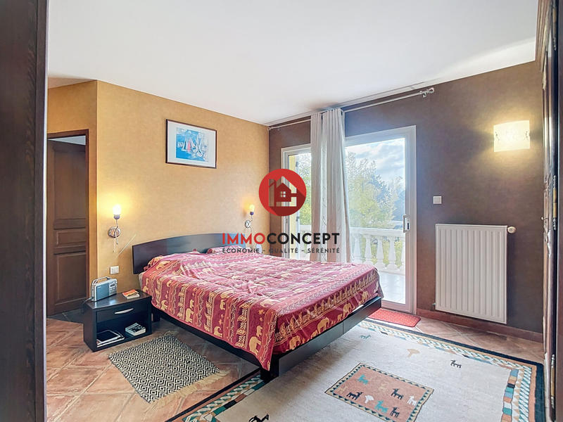 Maison traditionnelle - 140 m² - 5 pièces