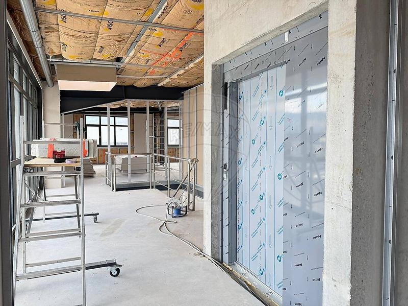 Local commercial - 700 m² - 1 pièce