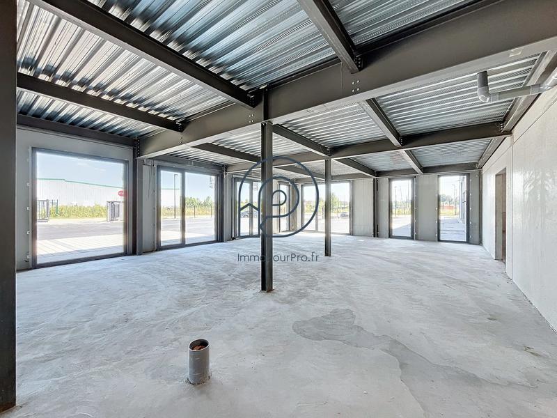 Local d'activités - 683 m²