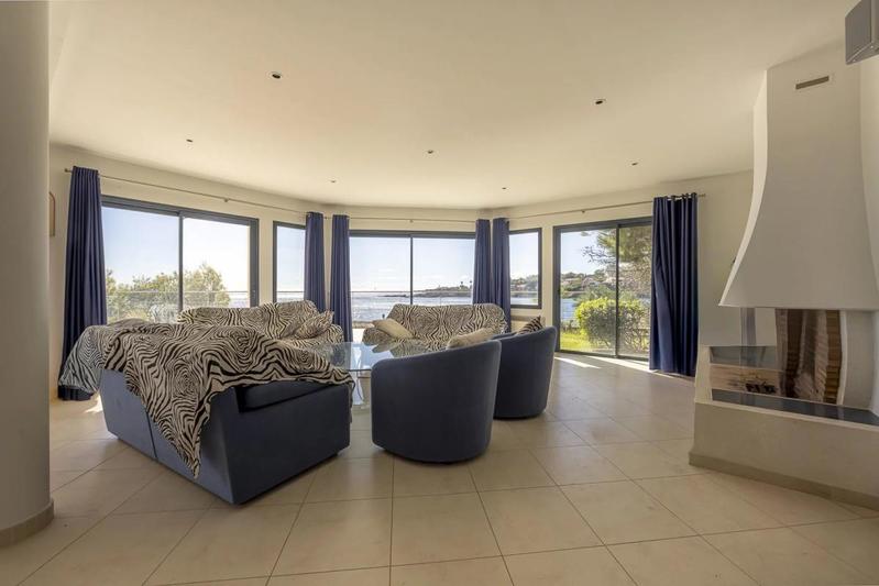 Villa - 240 m² - 8 pièces