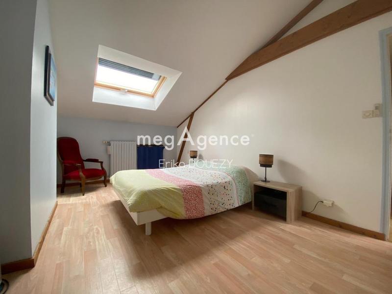 Maison - 245 m² - 9 pièces