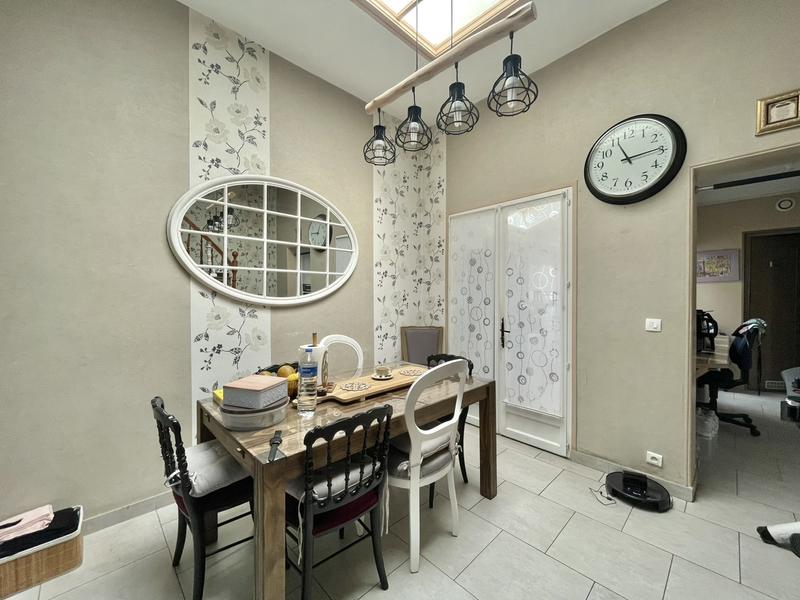 Maison - 121 m² - 5 pièces