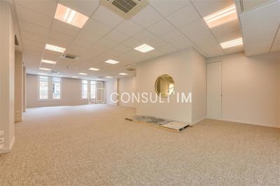 Bureau - 390 m²