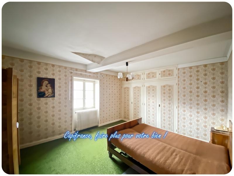 Maison de village - 473 m² - 12 pièces