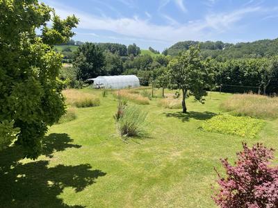 Maison - 240 m² - 11 pièces