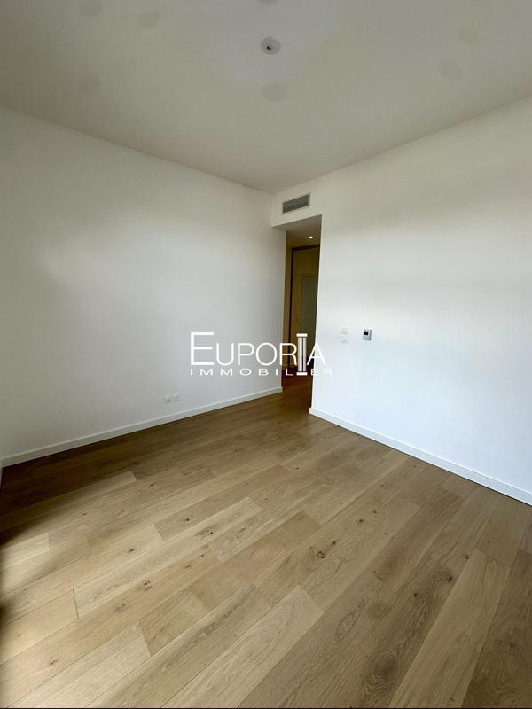 Appartement - 121 m² - 5 pièces
