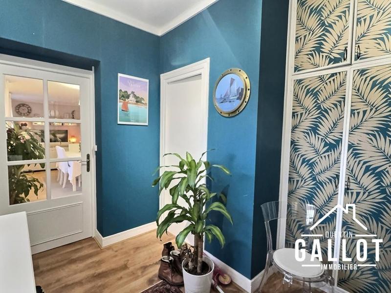 Appartement - 141 m² - 6 pièces