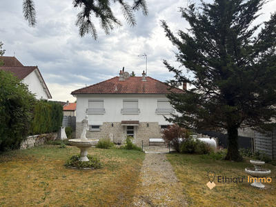 Maison - 136 m² - 4 pièces
