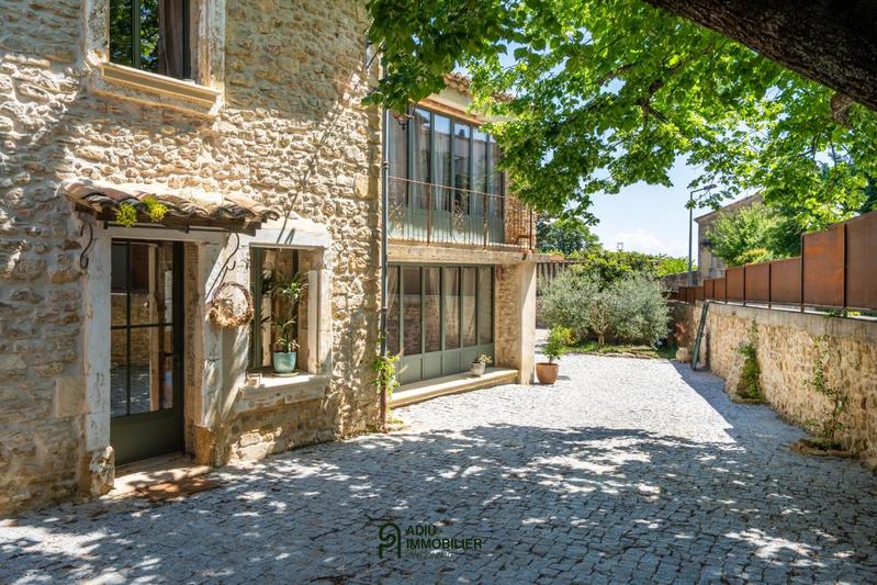 Mas - 230 m² - 7 pièces