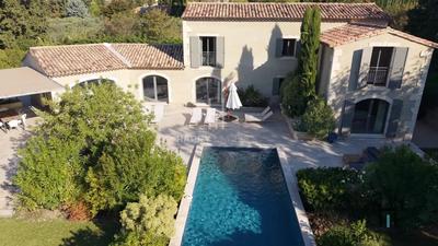 Maison - 222 m² - 7 pièces