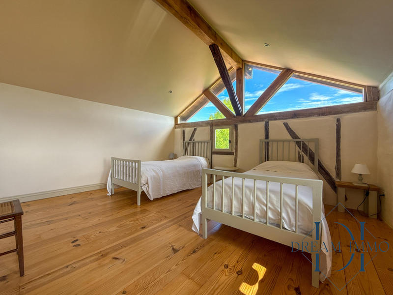 Maison - 704 m² - 22 pièces