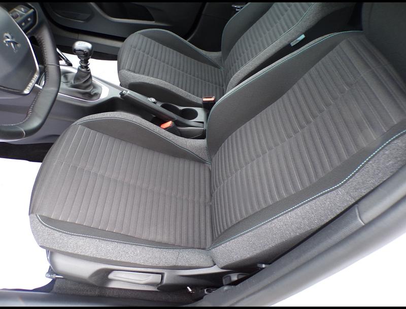 Peugeot 2008 Ptech 100 Style Bvm