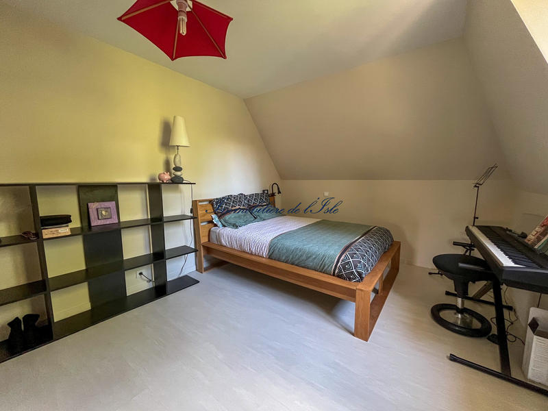 Maison - 241 m² - 8 pièces