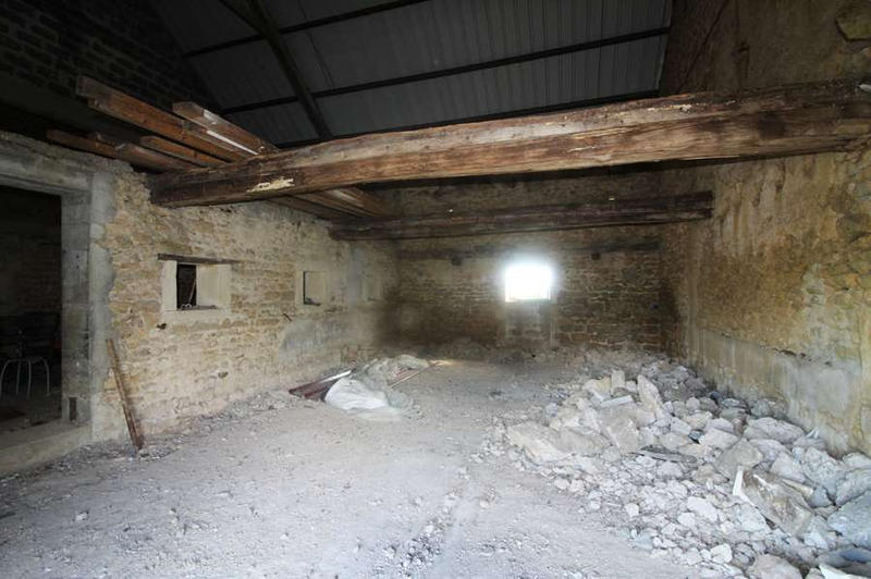 Maison - 200 m² - 2 pièces