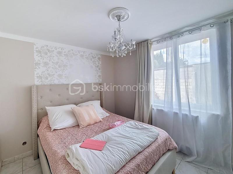 Maison - 180 m² - 7 pièces