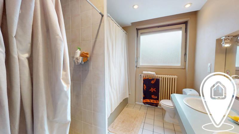 Maison - 346 m² - 11 pièces