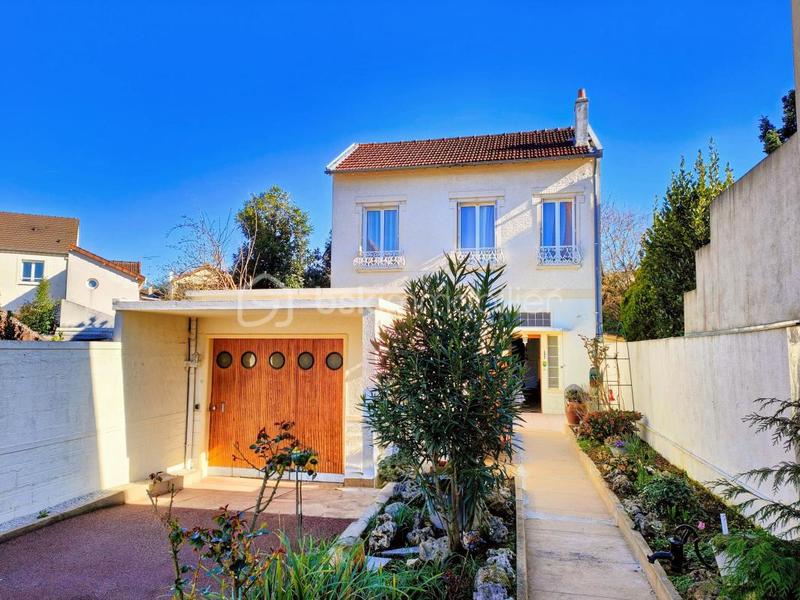 Maison - 105 m² - 4 pièces