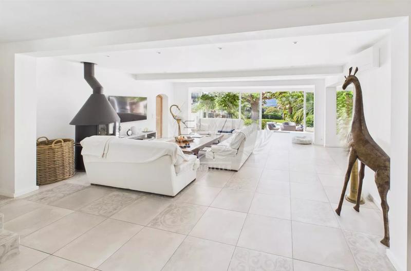 Viager - Maison - 307 m² - 6 pièces