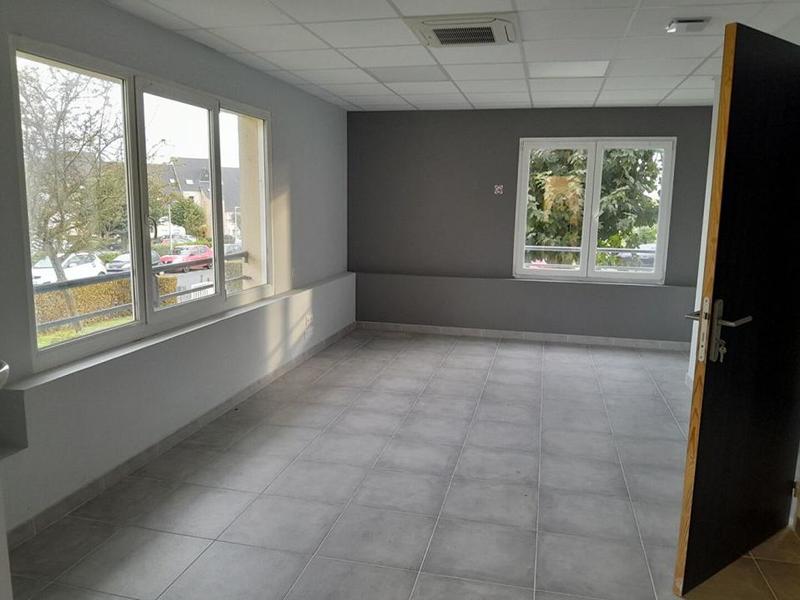 Bureau - 150 m² - 6 pièces