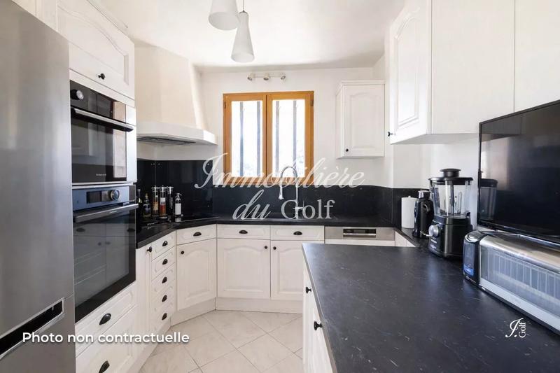 Maison - 213 m² - 12 pièces