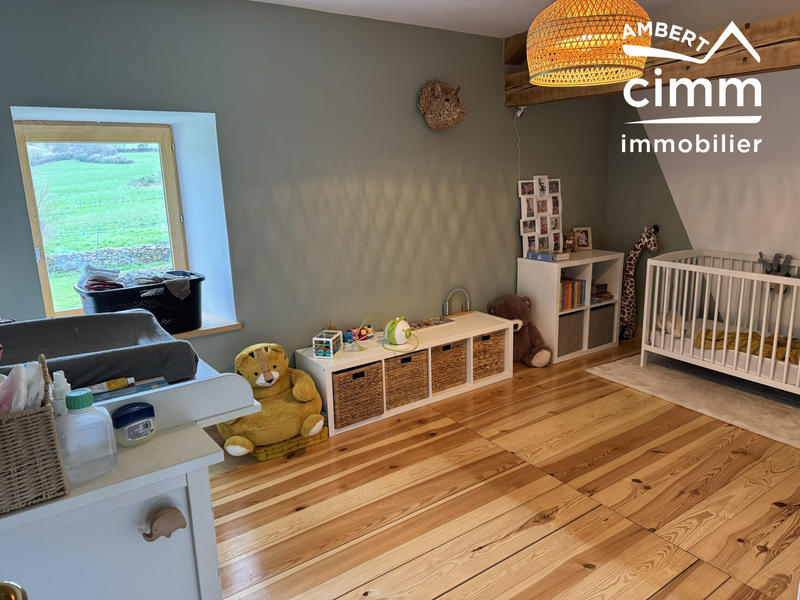 Maison - 177 m² - 9 pièces