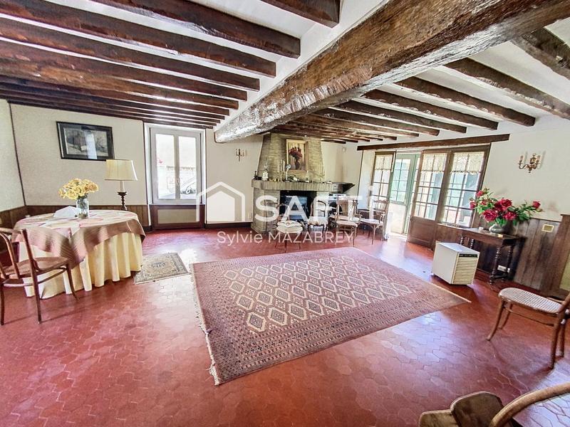 Maison - 212 m² - 7 pièces