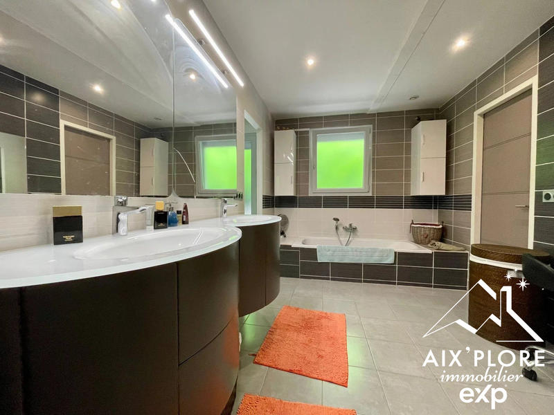 Maison - 157 m² - 6 pièces