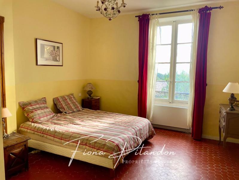 Maison - 357 m² - 13 pièces