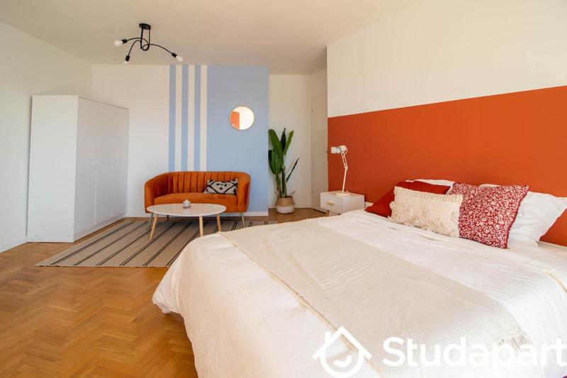 Chambre - 11 m² - 1 pièce