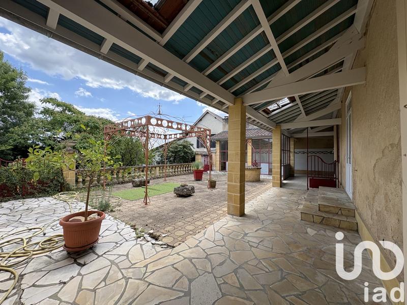 Maison - 330 m² - 9 pièces