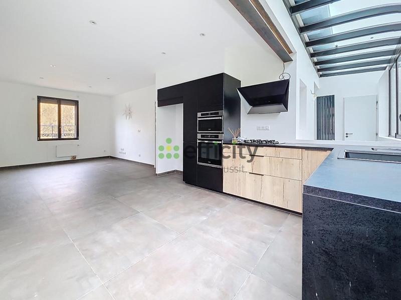 Maison - 152 m² - 7 pièces