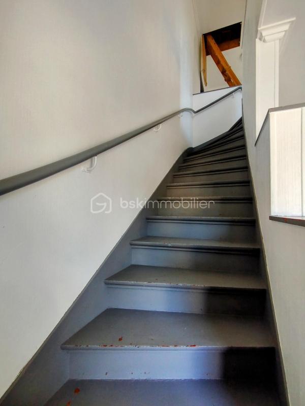 Pavillon - 180 m² - 9 pièces