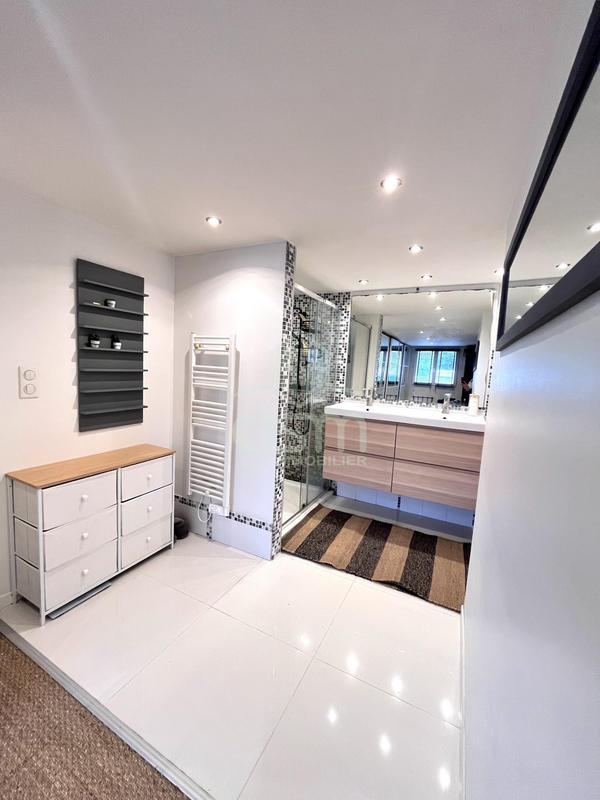 Maison traditionnelle - 157 m² - 6 pièces