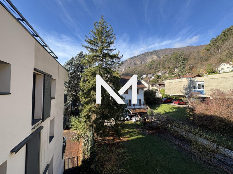 Appartement - 82 m² - 3 pièces