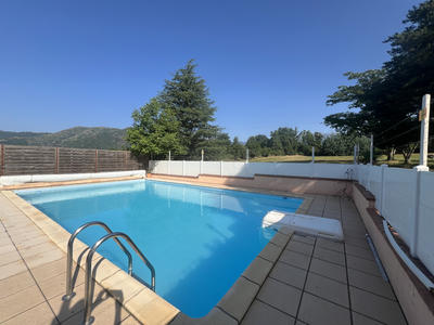 Maison - 276 m² - 9 pièces