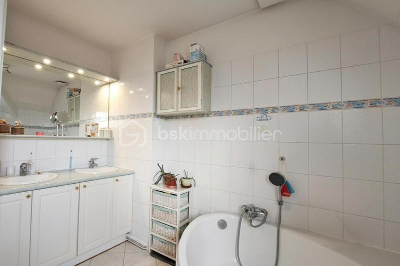 Propriété - 142 m² - 8 pièces