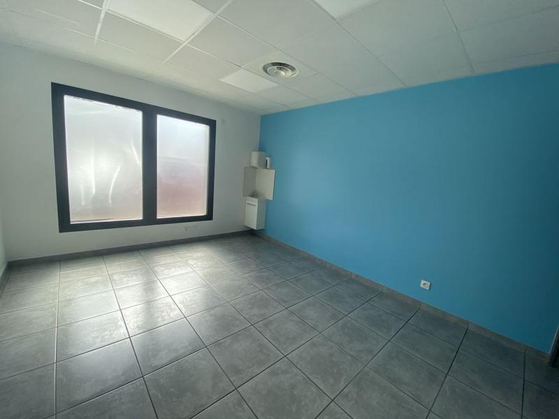 Local commercial - 61 m² - 5 pièces