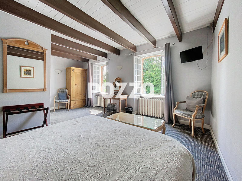 Maison - 400 m² - 13 pièces