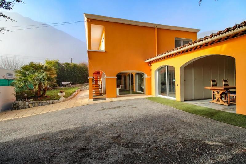 Maison - 140 m² - 5 pièces