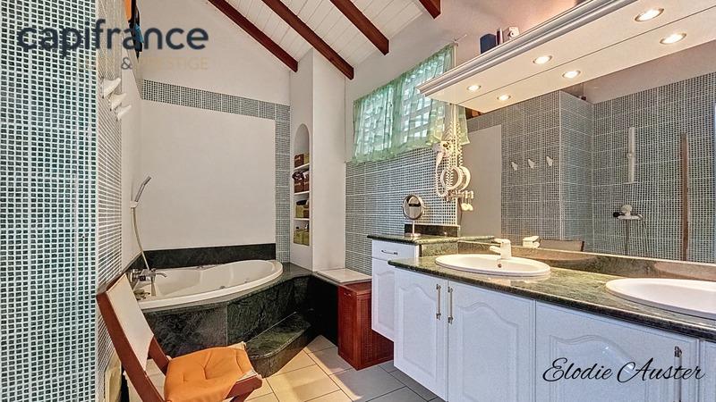 Villa - 197 m² - 9 pièces