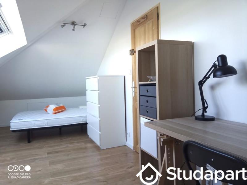 Chambre - 13 m² - 1 pièce