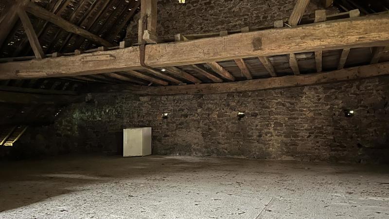 Maison ancienne - 160 m² - 3 pièces