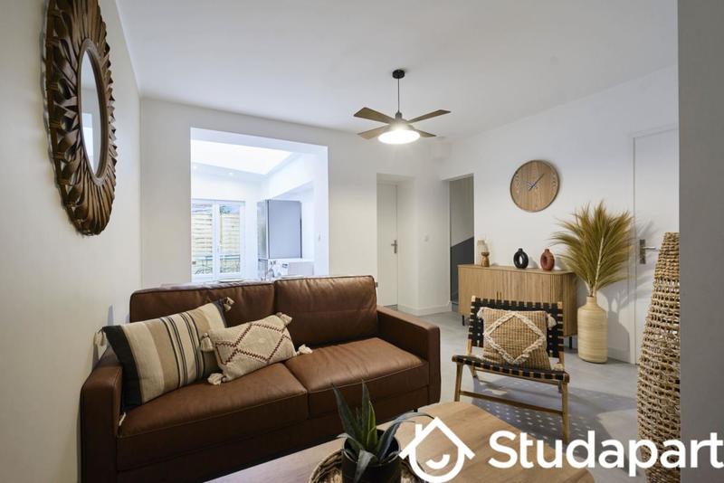 Chambre - 11 m² - 1 pièce