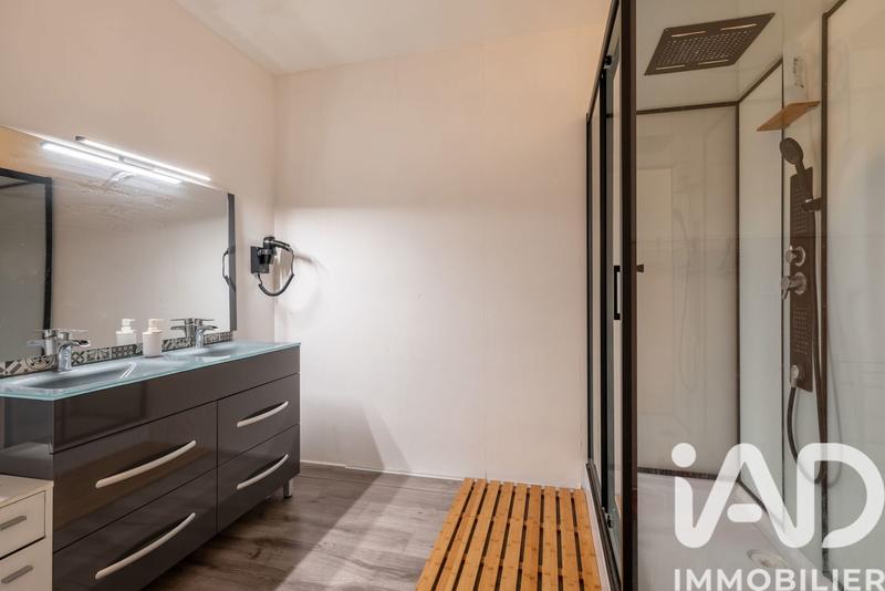 Maison - 980 m² - 35 pièces