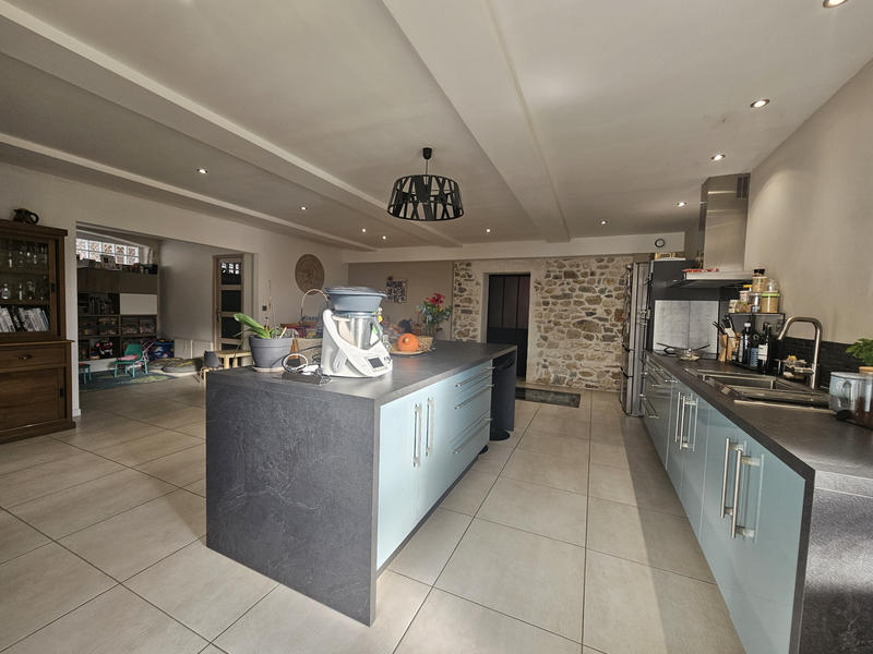 Maison - 143 m² - 5 pièces