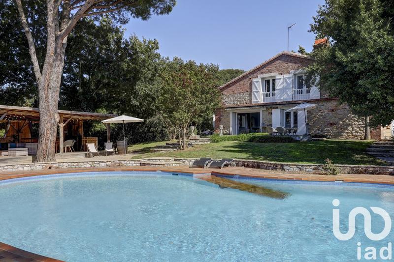 Maison - 369 m² - 11 pièces