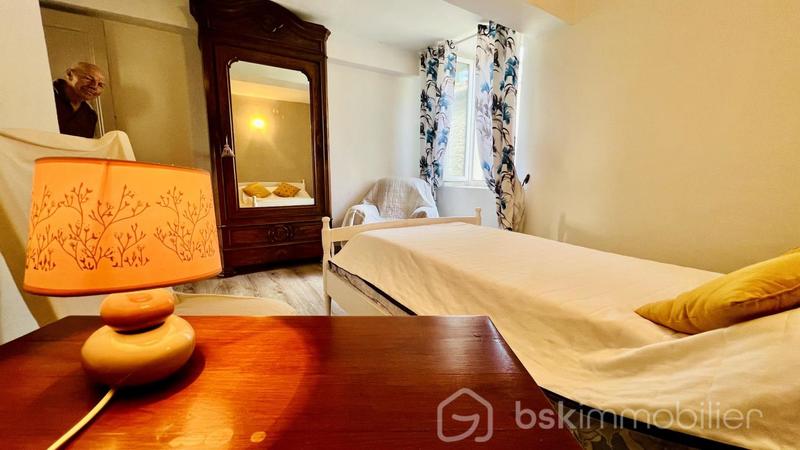 Maison en pierre - 185 m² - 9 pièces