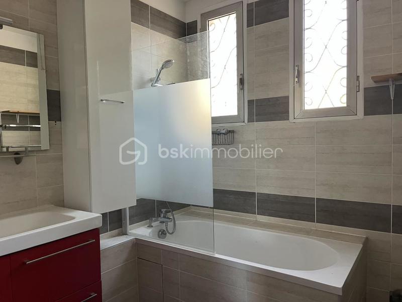 Maison traditionnelle - 193 m² - 8 pièces